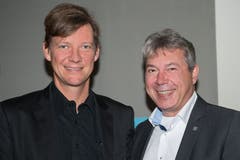 Von links: Mike Hauser, Lucerne Blues Festival, und Roger Gehri, Luzerner Zeitung. (Bild: Eveline Beerkircher)