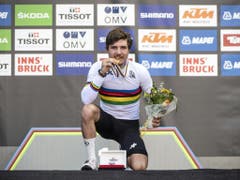 Marc Hirschi gewann im September als erster Schweizer Radsportler überhaupt WM-Gold im U23-Strassenrennen (Bild: Keystone/APA/REINHARD EISENBAUER)