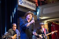 R.J. Mischo und seine Band sorgten für den richtigen Touch Chicago-Atmosphäre. Bild: Eveline Beerkircher