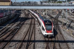 Hier im Bereich der Langensandbrücke werden vom am 17./18. November sieben Weichen ersetzt. Deshalb ist der Betrieb der SBB-Linien unterbrochen. (Bild: Pius Amrein (Luzern, 18. September 2018))