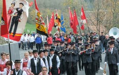 Der Festumzug wird musikalisch begleitet. Bild: Ernst Immoos