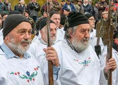 Stramm stehen und zuhören. Bild: Ernst Immoos