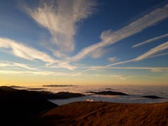 Abendstimmung über dem Nebelmeer auf dem Kronberg. (Bild: Werner Lieberherr)