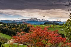 Beschreibung: Farbig und dramatisch, gesehen auf dem Höhenweg Herisau. (Bild: Luciano Pau)