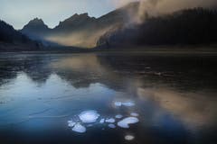 Eisflächen am Sämtisersee. (Bild: Ueli Bächtold)