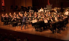 Die Feldmusik Knutwil mit Dirigent Gian Walker.