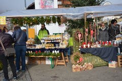 Weihnachtsmarkt in Brunnadern. (Bild: Beat Lanzendorfer, 25.11.2018)