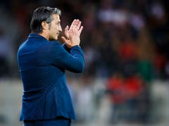 Murat Yakin feiert ersten Heimsieg mit Sion (Bild: KEYSTONE/VALENTIN FLAURAUD)