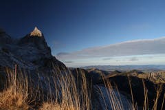 Erste Sonnenstrahlen am frisch überzuckerten Öhrli. (Bild: Heinz Weber)