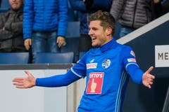 Pascal Schürpf - Rechtes Mittelfeld - Note 5Mit einer perfekten Direktabnahme mit dem leicht schwächeren rechten Fuss trifft er. Er ist engagiert und auch sonst gefährlich.(Bild: Martin Meienberger / Freshfocus (Luzern, 25. November 2018))