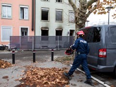 Nach derzeitigen Erkenntnissen der Polizei verursachte ein unsachgemässer Umgang mit Raucherwaren den Brand. (Bild: KEYSTONE/ALEXANDRA WEY)