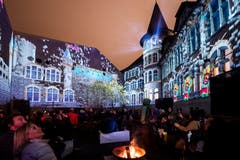 Die Gruppe Projektil, die am Luzerner Lichtfest dabei sein wird, hat bereits für das Weihnachtsfestival des Landesmuseums Zürich die Lichtprojektion «Illuminarium» gestaltet. (KEYSTONE/Ennio Leanza, 15. November 2018)