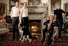 Familienbild mit Hund: Michael, Alexander, Caspar und Ljuba Manz (von links) (2008) (c)Graziella Vigo