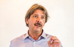 Paul Rechsteiner ist als SP-Ständerat und Gewerkschaftsboss ideologisch meilenweit von Karin Keller-Sutter entfernt. Doch die beiden St. Galler Vertreter im Ständerat harmonieren hervorragend, sie kämpften unter anderem gemeinsam für einen Bahnausbau in der Ostschweiz. (Bild: Thomas Hodel/Keystone (Bern, 8. August 2018))