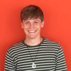 Frédéric Mader ist ein Kinderlobbyist. Amherd gibt ihm den Bundeshaus-Badge. Amherd sass viele Jahre im Stiftungsrat der Organisation Kinderschutz Schweiz.