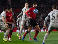 Michel Aebsicher kann Marouane Fellaini nicht bremsen - der Belgier trifft in der 91. Minute zum 1:0 (Bild: KEYSTONE/GEORGIOS KEFALAS)
