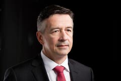 Der nominierte Bundesratskandidat Hans Wicki aus Nidwalden hat zahlreiche Mandate. Er verfügt deswegen über zahlreiche Kontakte in Wirtschaft und Politik. Wicki ist beispielsweise Verwaltungsratspräsident der Bergbahnen Engelberg-Trübsee-Titlis AG sowie Präsident der Industrie- und Handelskammer Zentralschweiz von 2010 bis 2017. (KEYSTONE/Gaetan Bally, Bern, 3. Dezember 2015)