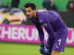Goalie Roman Bürki kann mit Dortmund in der Champions League den Einzug in die Achtelfinals perfekt machen (Bild: KEYSTONE/EPA/FOCKE STRANGMANN)