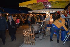 Weihnachtsmarkt in Ganterschwil. (Bild: Beat Lanzendorfer, 28.11.2018)