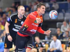 Im Juni wurde Andy Schmid in der Bundesliga, der besten Handball-Liga der Welt, zum fünften Mal in Folge zum wertvollsten Spieler (MVP) der Saison gewählt. Der Zürcher ist bei den Rhein-Neckar Löwen Dreh- und Angelpunkt im Angriff und führte die Mannheimer zum ersten Cupsieg der Klubgeschichte. (Bild: KEYSTONE/dpa/UWE ANSPACH)