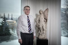 Platz 2: Die Familien Schindler und Bonnard, wohnhaft in Nidwalden, bringen es mit ihrem Lift-Konzern auf 12 bis 13 Milliarden Franken. Im Bild: Der Ex-Verwaltungsratspräsident der Schindler Aufzüge AG, Alfred Schindler. (Bild: Pius Amrein (Hergiswil, 19. Januar 2017))