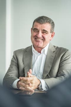 Platz 4: Peter Spuhler, CEO Stadler: 2 bis 2,5 Mia. (Bild: Andrea Stalder)