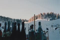 Winterliche und feierliche Szenerie am Skilift Fräkmüntalp. (Bild: Felix und Ruth Blättler)