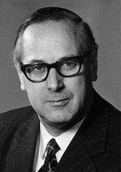 Der Zuger Hans Hürlimann (1918-1994), hier auf einem Bild von 1980, sass zwischen 1973 und 1982 für die CVP und als zweiter Zuger Politiker im Bundesrat. Zuvor war er Kantons-, Regierungs- und Ständerat. Der Schriftsteller Thomas Hürlimann ist sein Sohn. (Bild: Keystone)