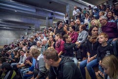 2000 Besucher sahen die Show der Turnerinnen am Wochenende. (Bild: Andrea Stalder)