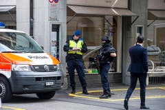 Beim Zürcher Verlagshaus Ringier läuft ein Grosseinsatz der Polizei (Bild: BRK News)