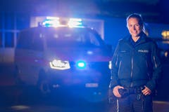 Die Polizistin Sabrina Schmitter ist im Kanton St.Gallen bei der Kantonspolizei. Zu ihren Aufgaben...(Bild: Raphael Rohner)