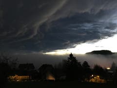 Morgenstimmung mit Nebel und Föhn über Heiden. (Bild: Bruno Huber)