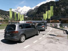 Am Lötschberg betreibt die BLS einen Autoverlad. (Bild: Keystone/CHRISTIAN BEUTLER)