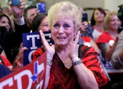 Ted-Cruz-Unterstützerin Marie Rice freut sich über dessen Sieg. (Bild: EPA/Michael Wyke, Houston, Texas, 6. November 2018)