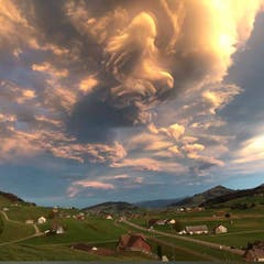 Naturschauspiel über der Ostschweiz. (Bild: Claudia Müller)