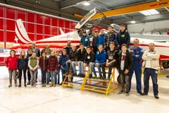 21 Kinder besuchten den Militärflugplatz Emmen. (Bild: Paul Jäger (Emmen, 8. November 2018))
