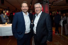 Marcel Lüscher, Leiter Raiffeisenbank Sempachersee Süd, und Kurt Sidler, Vorsitzender der Raiffeisen Verbandspräsidenten.