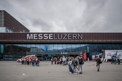 Die Bildungsmesse Zebi findet zum elften Mal statt und zieht jedes Jahr tausende Schülerinnen und Schüler an. (Bild: Pius Amrein, 8. November 2018)
