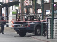 Die beliebte Burke Street in Melbourne wurde nach dem Angriff weiträumig abgeriegelt. (Bild: Keystone/AAP/JAMES ROSS)