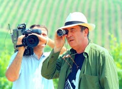 Der italienische Meisterregisseur Bernardo Bertolucci ist 77-jährig verstorben. Mit fulminanten Filmen wie «The Last Tango in Paris» oder «The Last Emperor» löste er Skandale und Begeisterung aus. Bertolucci arbeitete zuerst für Pier Paolo Pasolini, sein erster Film war ein Krimi über die Ermordung einer Prostituierten in Rom. Bertolucci etablierte sich neben Pasolini, Fellini und Antonioni als eine Schlüsselfigur der italienischen Filmszene. Bild: Claudio Onorati/EPA