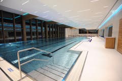 Im Indoor-Pool werden die Urschner Kinder den obligatorischen Schwimmunterricht besuchen. (Bild: Urs Hanhart (Andermatt, 11. Dezember 2018))