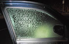 Entlebuch - 12. DezemberNachdem zwei Autofahrer ihre Scheibe ungenügend von Eis befreiten, müssen sie sich nun vor der Staatsanwaltschaft verantworten. (Bild: Luzerner Polizei).