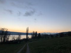 Morgenspaziergang mit Blick in die Berge und auf den Hallwilersee (Bild: Melina Giger (Beinwil, 13. Dezember 2018))