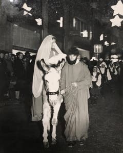 Schon 1948 hatten Maria und Josef einen Esel dabei. (Bild: Chronik der Sternsinger (Stadtarchiv/D131))