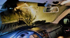 Entlebuch - 12. DezemberKein Durchblick: Die Polizei stoppt diesen Gucklochfahrer.
