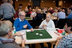 Doris Bisang, Peter Huber, Maya Gwerder und Theres Schöpfer (von links) während einem Spiel. (Bild: Corinne Glanzmann (Hochdorf, 16. Dezember 2018))