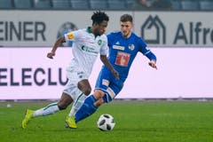 Simon Grether, defensives Mittelfeld, Note 5Er ist lange ein Aktivposten: gewinnt Zweikämpfe, spielt gute Pässe. Mitte der 2. Halbzeit muss er taktisch auf die Seite weichen. (Bild: Urs Flüeler / Keystone (Luzern, 16. Dezember 2018))