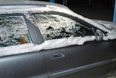 Entlebuch - 12. DezemberKein Durchblick: Die Polizei stoppt diesen Gucklochfahrer