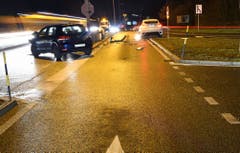 Sursee - 17. Dezember 2018Ein Autofahrer möchte auf die Autobahneinfahrt in Richtung Luzern einmünden. Dabei kollidiert er mit einem entgegenkommenden Auto. Beide Autolenker wurden verletzt mit der Ambulanz ins Spital gebracht. Der Sachschaden beträgt rund 43'000 Franken. (Bild: Luzerner Polizei)