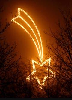 Licht bringt Freude in die Dunkelheit und in die Herzen. Bild: Josef Lustenberger (Escholzmatt, 1. Dezember 2018))